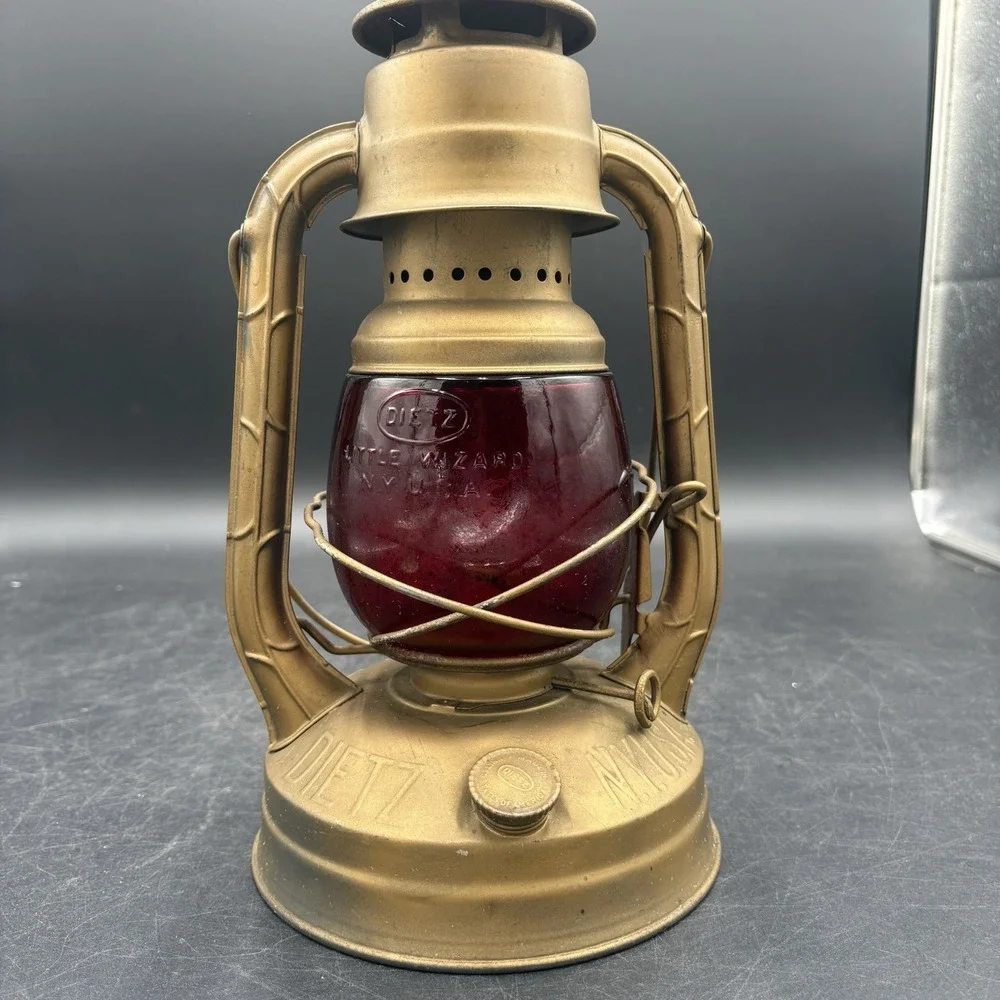 Dietz Old Little Wizard Red Glass Globed Railroad Train Lantern 12